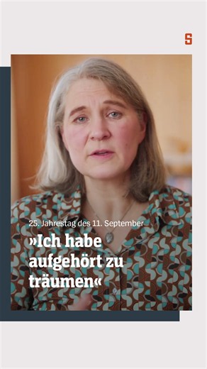 Susanne Hegenscheidt hat den Einsturz der Zwillingstürme in ihrer damaligen Wohnung in New York erlebt. In der Doku »September«, einer Produktion von SPIEGEL TV im Auftrag von WDR, BR und NDR erzählt sie, wie dieser Tag ihr Leben bis heute verändert hat. Die ganze Dokumentation gibt es in der ARD-Mediathek und am 11. September um 20.15 im Ersten. #9/11 #newyork #sptv #september