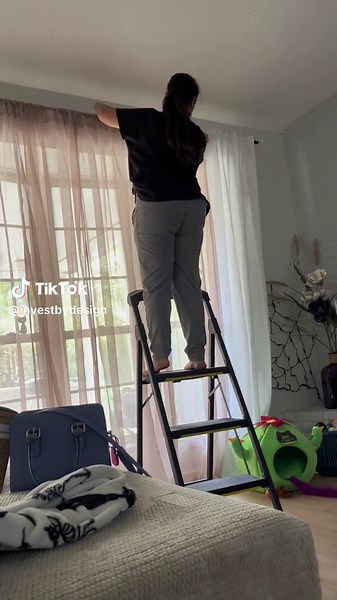 New draperies just went up 😍 Loving this romantic look ❤️ Contact us today for a totally free consultation! We help investors amp up their short term rentals to their IDEAL guest in mind. Happy Saturday 💕 #interiordesign #houstondesigner #investors #draperies #design