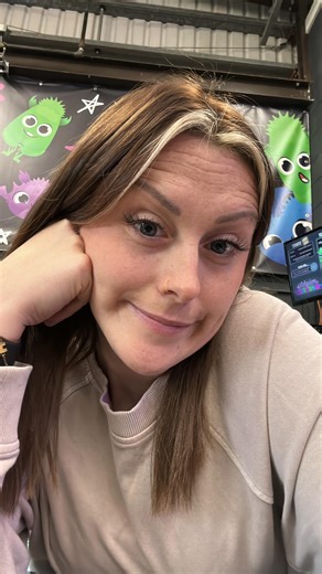 Wedding Cake Maker, Nottingham on Instagram: "Sometimes a day at my laptop buried in all my receipts is just what I need 🤣 Admin days are so important, this is when I reply to all my emails, book in you beautiful couples into my diary and arrange the coming week of baking! I find it therapeutic and there’s nothing better than cleared emails!! #2026bride #2026wedding #elegantweddingcakes #modernweddingcake #derbyshireweddings #2027bride #weddingcakeinspo #nottinghamweddings #derbywedding #nottin