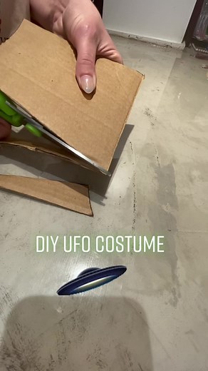 DIY Alien Costume Ideas for Kids | Creative DIY UFO Costume Tutorial