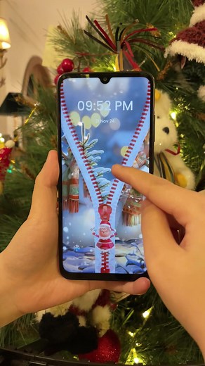 🎅 Customize Your Lock Screen for Christmas Cheer! 🎄✨