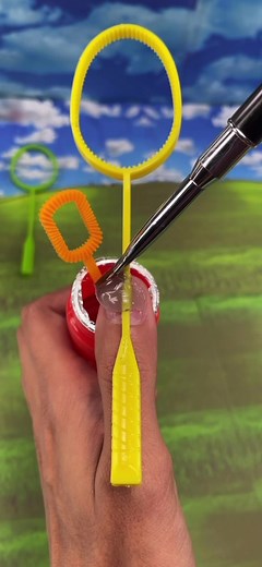 Bubble Wand Nails Tutorial for Teletubbies | Netflix