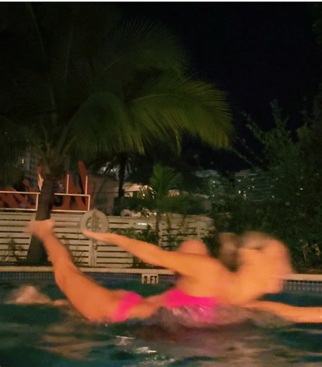Have you evere tried pool dancing? Yes please! ✨💖✨ #pooldancechallenge #pooldance #florida #hollywood #lover