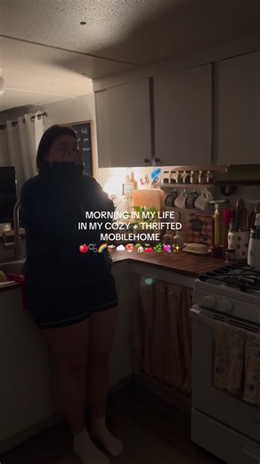 maddiemoo on Instagram: "HAPPY MONDAY YALL!! was i the only one who had the sunday scaries yesterday? 😅 #explore #mobilehome #grwm #asmr #reels"