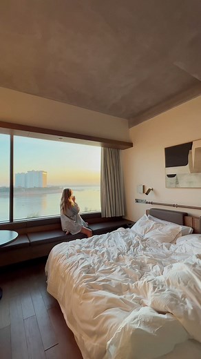 Discover Hôtel KVL in the city center of the capital of Cambodia. ✨ #hotelkvl #riverside #riverview #hotelroom #traveltok #asia #cambodia #phnompenhcity