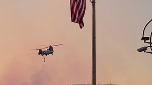 #ThompsonFire [update] Copter 8AJ making quick turnarounds from Lake Oroville at the dam to assist with fire suppression. | CAL FIRE/Butte County