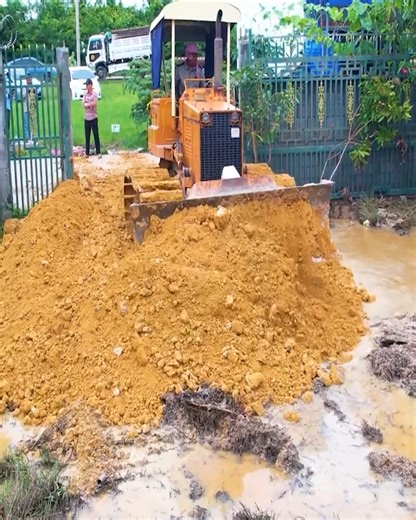 Elevating Land: A Simple Guide to Using Bulldozers and Dump Trucks for Soil Leveling | Bulldozer Cambodia