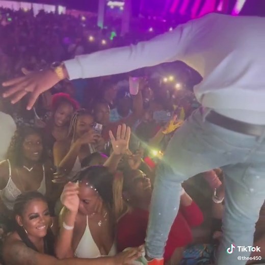 Live Concert Experience with Exciting Performer.