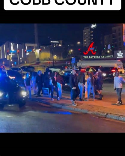🚨”TEEN TAKEOVER”: Dozens of teens showed up at The Battery in Cobb County for a meetup allegedly spread on social media. However, they were met by police who kicked many of the minors off property when the crowds grew. #atl #atlanta #cobbcounty #police #swat