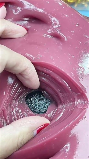 What did you dig up? It’s dark. Super decompression video. Treasure digging game. Small surprise