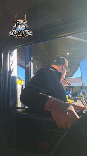 9.3K views · 71 reactions | Ahora dice que me va a quitar el troque como ven. #viajado #trailerosmexicanos | El tragedias360 | Facebook