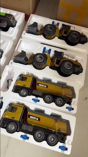 Parent-child engineering vehicle engineering vehicle park remote control excavator park