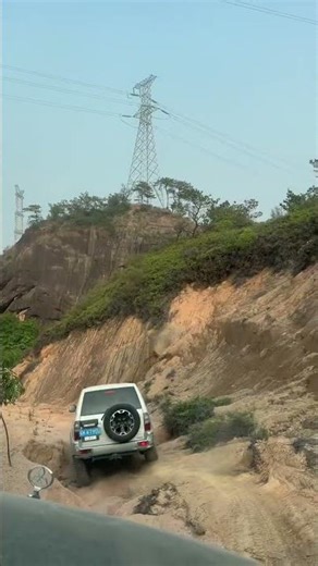 Toyota Prado Conquering the Dirt Trail!