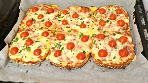 264K views · 7.4K reactions | PIZZA RAPIDA CU FELII DE PAINE, delicioasa si usor de pregatit. Ideala pentru pranz sau cina. Ingredientele sunt la alegere. | In bucatarie cu Jenny | Facebook