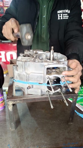 engine part fitting 125 cc bike #automobile #motorbike #motorcycle #shorts