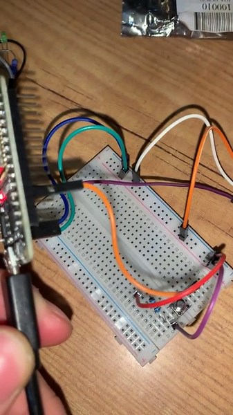 Problem with relay control by esp32