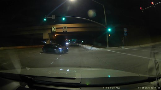Here’s a few clips I caught on my Dash cam in December #phoenix #arizona #dashcam #driving #baddrivers