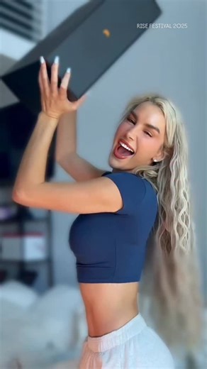 Kalli Locklear on Instagram: "@risefestival worlds largest lantern festival Oct 3-5 in the Mojave Desert 🏜️ just outside of Vegas Rufus Du Sol, Calvin Harris, John Mayer, Elderbrook and more absolutely cannot wait 🤸🏼‍♀️ #TogetherWeRISE"