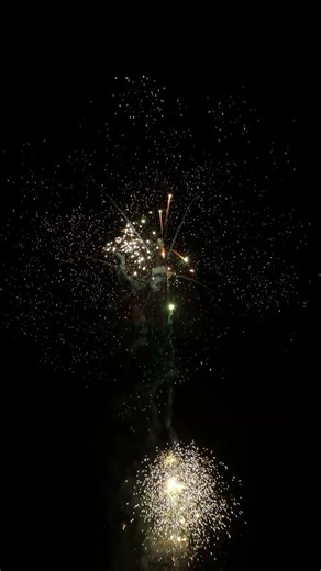 napakagandang fireworks using iphone 17 pro