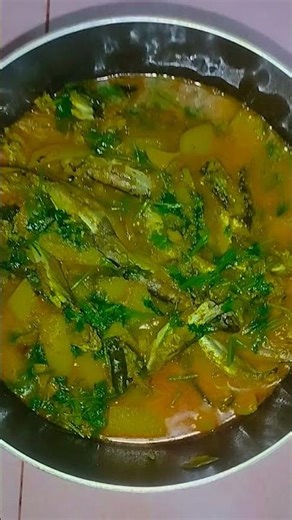 Potatoes with tengra fish #yummykitchen #cooking #foryou #shortvideo #viralvideo #panna's kitchen