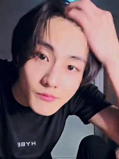 HE'S HAWTTTT 😩🔥 | Sky Sim