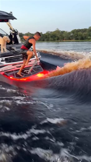 Parker Payne | No rope, no problem 🌅 #P5Phantom @phase5wakesurfers #wakesurfing #lakeday #fyp | Instagram