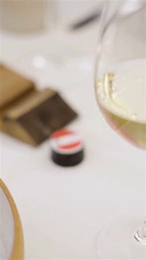 18K views · 78 reactions | As the temperatures drop outside, things get even cosier inside. Whether it's dumplings, lentils or mushroom dishes – wine from Austria is the perfect companion to your autumn menu.  What do you pour into your glass when the scent of autumn fills the air? © Austrian Wine / pov.at | Austrian Wine | Facebook