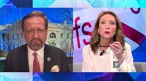 Victoria Derbyshire manages to keep her cool during a testy interview about worldwide tariffs with Trump advisor Sebastian Gorka | BBC Newsnight | In My Newsfeed