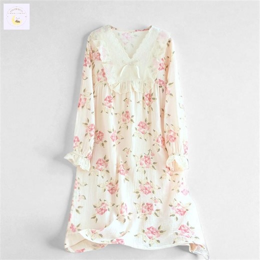 Vintage Nightgown With Lace Trim