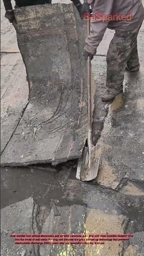 Removing Old Roof Membranes 🤖 #RoofRepairPro #WaterproofingTech #LeakFix #Worker #Process