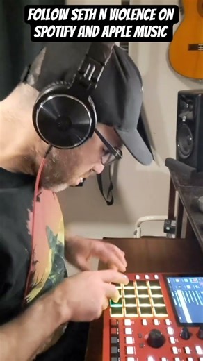 Jammin "Abayarde" by Tego Calderón on the Akai MPC One+ #fingerdrumming #mpcone #mpc #akai #seth