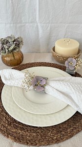 27K views · 281 reactions | Diy napkin rings請 Materials: - kitchen paper towel roll - some decorative material to glue on - dried flowers | Peri Azizov | Facebook