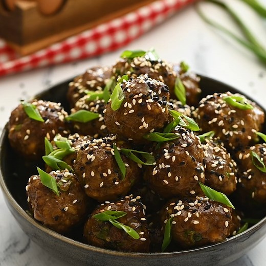 Recipe here: https://therecipecritic.com/asian-meatballs/ These saucy Asian meatballs are the perfect blend of flavors and are drenched in the most insanely delicious sauce! | The Recipe Critic