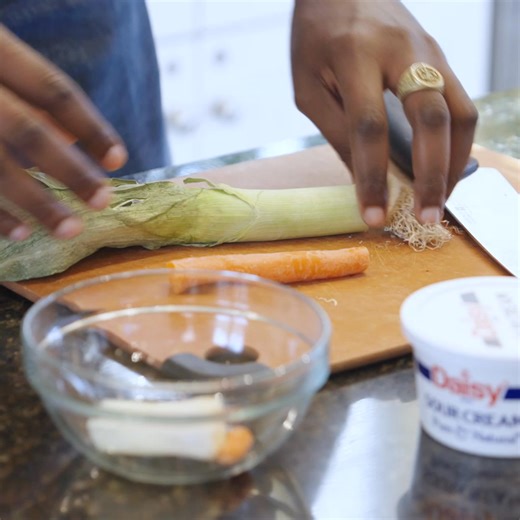 Food for Thought: Did you know households waste more than $2,000 each year? 💸 Recycling food scraps saves money, enriches our soil, and reduces waste. Let’s turn waste into wealth—better for your wallet and our planet. Fina a food scrap drop-off site at columbus.gov/foodwaste | Columbus Department of Public Service