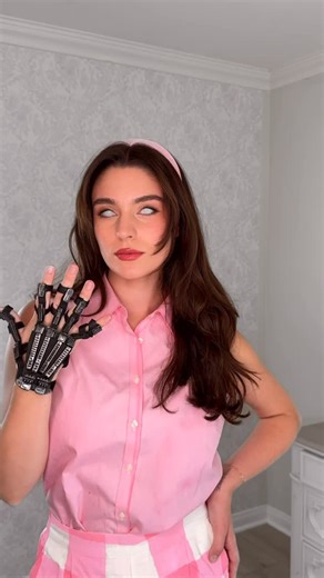 Taya Miller on Instagram: "HAPPY OCTOBER! 31 days of halloween costumes is finally HERE 🤭 day 1: Iris from Companion 🎀 y’all i’ve been so hard at work on this series i am SO HAPPY i finally get to share it with you 🥹 @companionmovie @soapy.t @jack_quaid #sophiethatcher #halloweencostume"