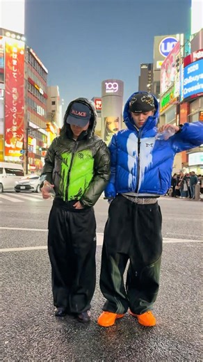 Let me say this knowing that it will be difficult to make. Mertre's color-changing down jacket is...