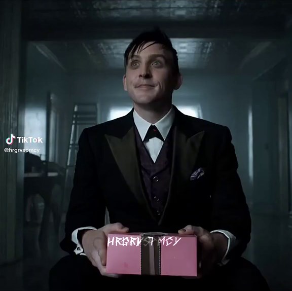 Oswald Cobblepot Gotham Scene Edit