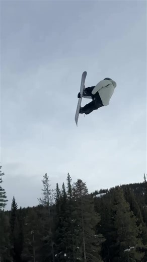 Comment your favorite clip #freestyle #snow #winter #snowboarding #mountain #viral #learning #xgames #creatorsearchinsights