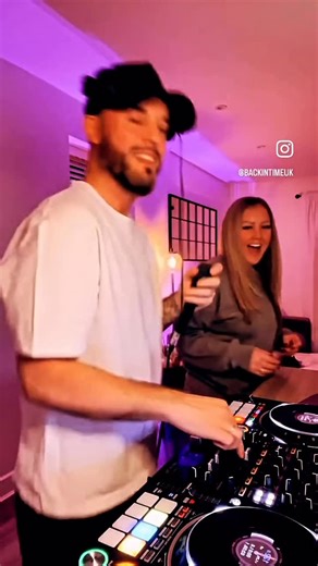 LIVE STREAMS ARE OFFICIALLY BACK TONIGHT ON @tiktok JOIN US 7:30PM FOR OUR FIRST LIVE SHOW OF 2026 🙌🏼 | BACK IN TIME UK