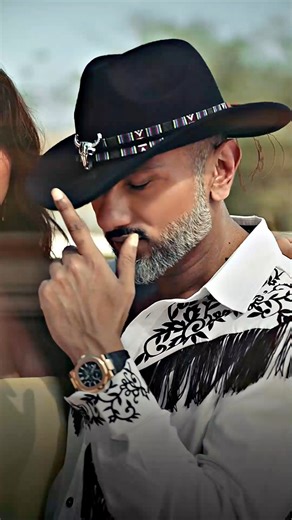 Yo Yo Honey Singh brings romance alive in Aadat with a heartfelt Punjabi rap. ❤️The romance, the melody, and that effortless charm while singing for Vaani Kapoor hits straight in the feels. #yoyohoneysingh #VaaniKapoor #song #rap #reels #viralreels #fyp #apdhillon | Yo Yo Honey Singh Fans