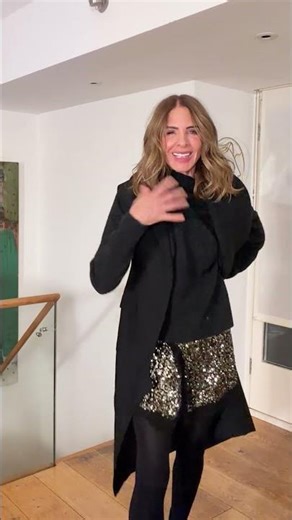 Mini Skirt Moment | OOTD | Trinny