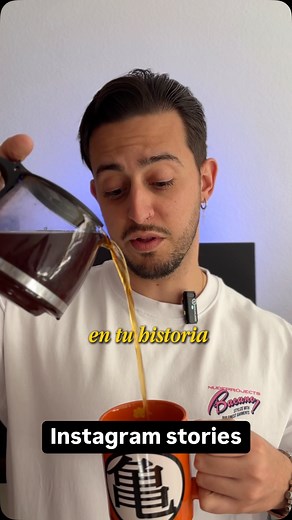 Gabriel Molina | MAGI Creative on Instagram: "Este es el prompt completo! ⬇️ Lo primero es abrir #chatgpt y pegar este mensaje (completa las “X” para hacerlo personalizado!): “Elabora un calendario semanal en formato de tabla que incluya dos ideas de historias diarias para cada día de la semana. Una debe estar diseñada para fomentar la conexión personal con los seguidores, y la otra debe enfocarse en promocionar de forma sutil mi producto o servicio. Soy creador de contenido sobre (especificar n