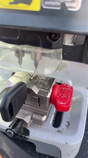 2015 Ford Fusion AKL Key Tool Plus & Dolphin #NotAnInstructionalVideo #xhorse #locksmith