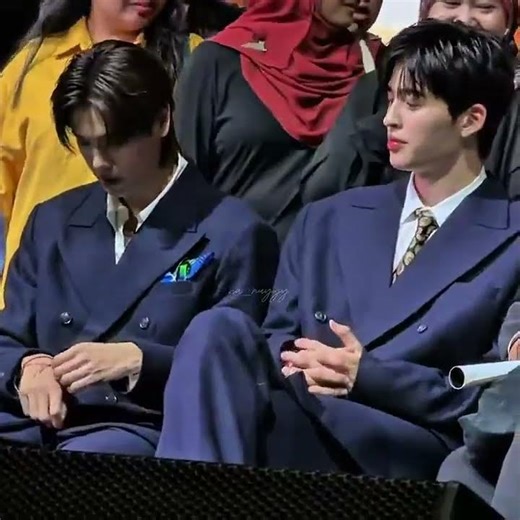 red thread 🥹🤍🦋 #PondPhuwinRendezvousInSG#staytogetherforever #pondphuwin #ppnaravit #phuwintang