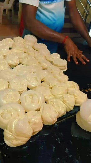 Flying Parotta #reelsfb #streetfoodindian #indianfood #reels #streetfoodindia #food #indianstreetfood #streetfood | Street Food Nansi's View