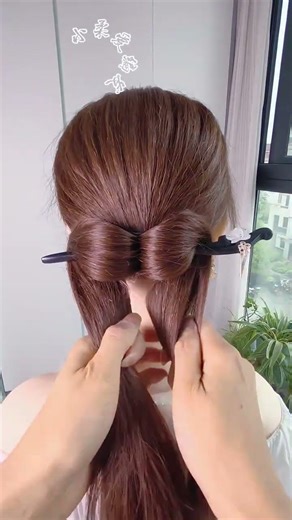 How to Master the Popular Hairpin Updo: A Step-by-Step Guide