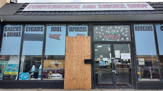 Nassau County police shut down trio of smoke shops for allegedly selling illegal vapes, kratom | Haystack News