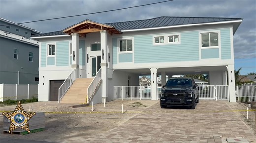 🚨𝐀𝐑𝐑𝐄𝐒𝐓 𝐌𝐀𝐃𝐄 𝐈𝐍 𝐅𝐎𝐑𝐓 𝐌𝐘𝐄𝐑𝐒 𝐁𝐄𝐀𝐂𝐇 𝐒𝐇𝐎𝐎𝐓𝐈𝐍𝐆🚨 A 59-year-old man was arrested on Sunday and charged with manslaughter following a fatal shooting involving a friend. Shortly after midnight, Lee County Sheriff’s Office deputies responded to a residence in the 400 block of Madison Court on Fort Myers Beach. The caller, identified as 𝐂𝐚𝐫𝐥𝐨𝐬 𝐆𝐨𝐧𝐳𝐚𝐥𝐞𝐳, reported that he had shot his friend. Upon arrival, deputies detained Gonzalez and rendered aid to the vi