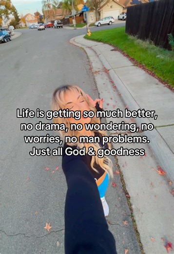 Amanda Cook (@amandaeveofficial)’s videos with original sound - miko.uwu.miko