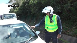 36K views · 151 shares | Un Smart Card Driving Licence sera bientôt introduit pour remplacer l'actuel permis de conduire. Selon la Traffic Branch, un e-business plan a déjà été mis sur pied et plusieurs étapes ont été franchies. Comme vous le savez, depuis quelques temps, de faux permis de conduire sont en circulation. Les autorités préviennent que la pénalité pour un tel délit est de 5 ans de prison et Rs 100 000 d'amende. Source: MBC | Mopays.com | Facebook